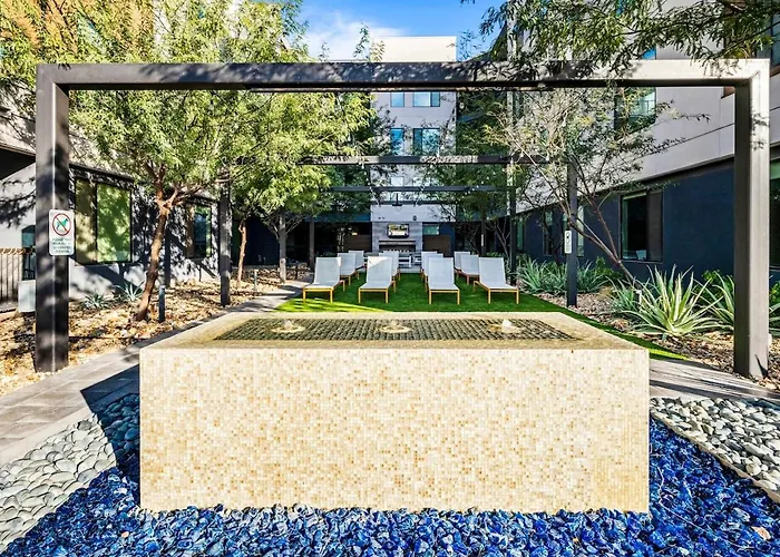 Escape To The Premier 2 & Half Br Townlake Tempe